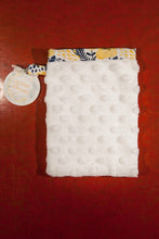 Charger l'image dans la galerie, Gant magique démaquillant !