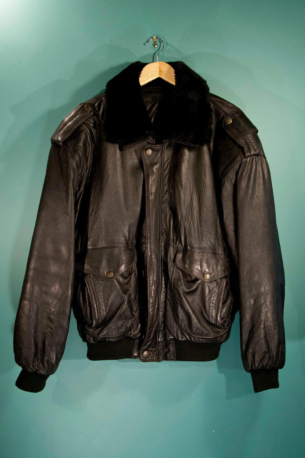 Bombardier en cuir souple noir vintage