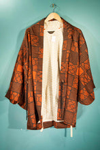 Charger l&#39;image dans la galerie, Kimono court orange foncé et noir
